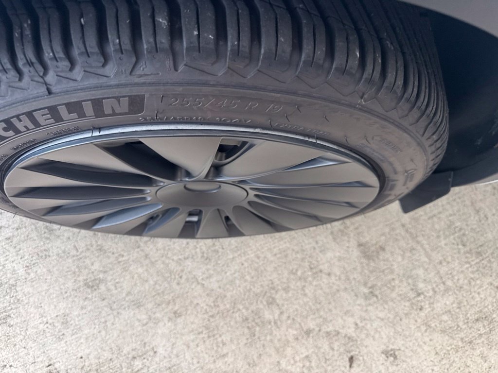Used 2023 Tesla Model Y Long Range AWD/4WD image 5