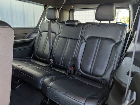 Used 2024 Jeep Wagoneer L Series II image 28