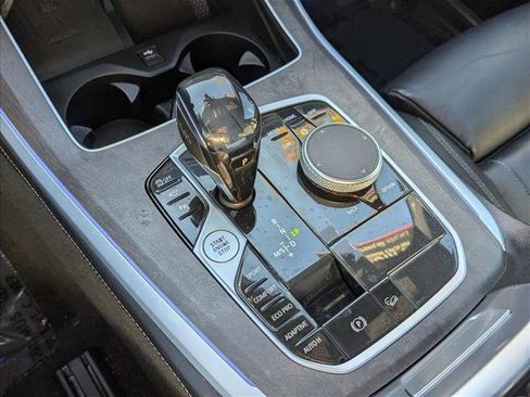 Used 2021 BMW X5 xDrive40i w/ M Sport Package image 11