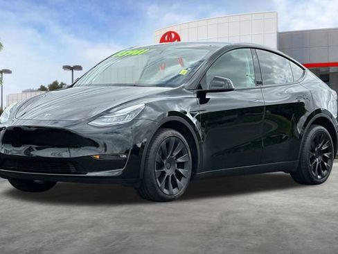 Used 2022 Tesla Model Y Long Range AWD/4WD image 9