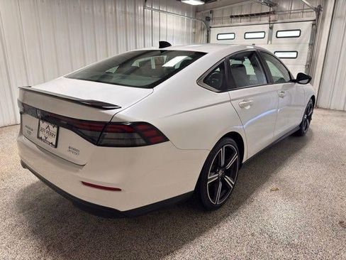 Used 2023 Honda Accord Sport image 8