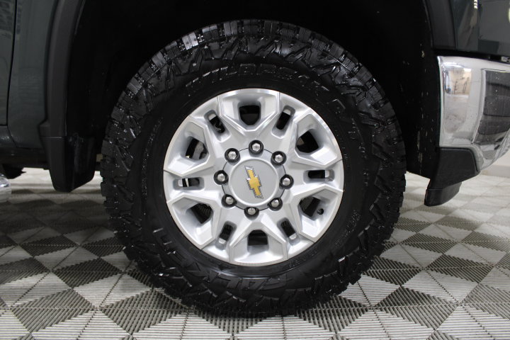 Used 2025 Chevrolet Silverado 2500 LT AWD/4WD image 38