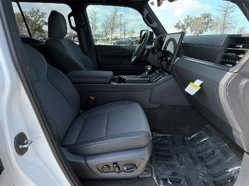 Used 2026 Lexus GX 550 w/ Cold Area Package image 40