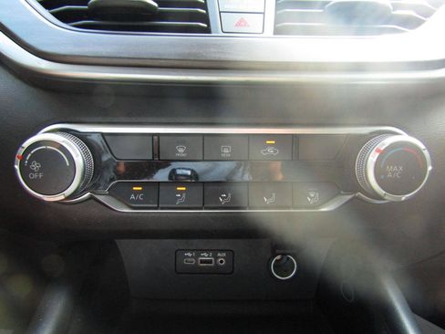 Used 2023 Nissan Altima 2.5 SV FWD image 16