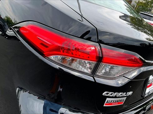 Used 2024 Toyota Corolla LE FWD image 27