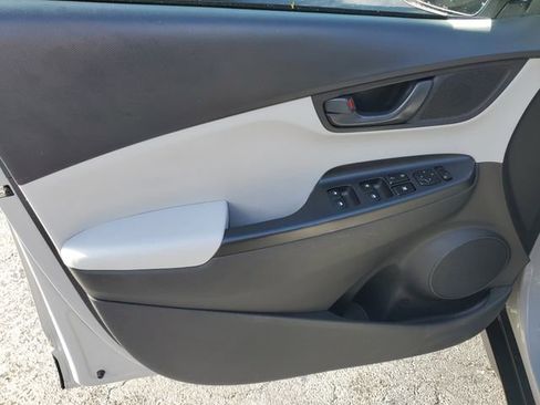 Used 2023 Hyundai Kona SEL FWD image 8
