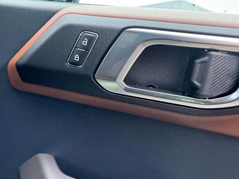 Used 2023 Ford Bronco Outer Banks w/ Sasquatch Package image 23