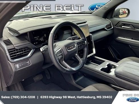 Used 2025 GMC Acadia Elevation image 12