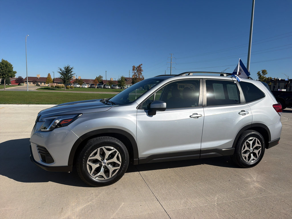 Used 2024 Subaru Forester Premium AWD/4WD image 2