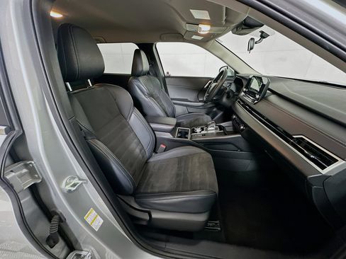 Used 2024 Mitsubishi Outlander SE image 32