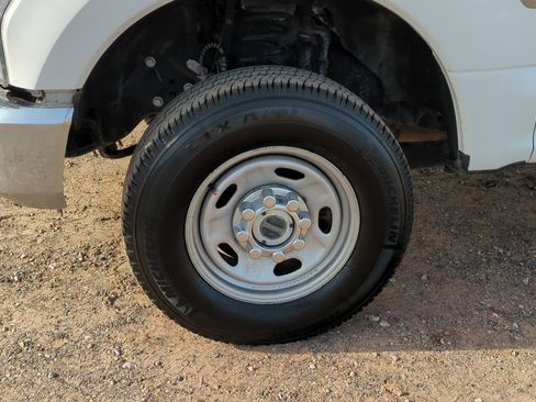 Used 2021 Ford F250 XL w/ Power Equipment Group image 11