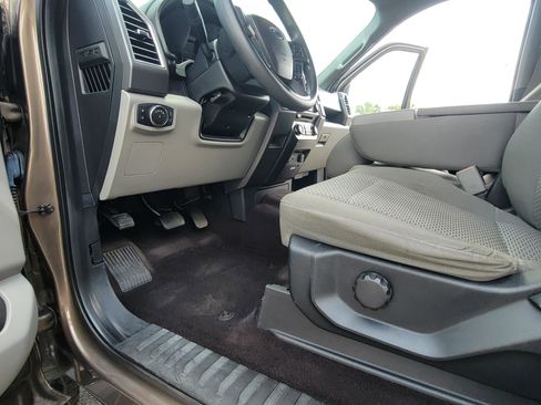 Used 2016 Ford F150 XLT AWD/4WD image 33