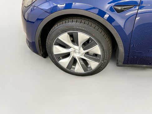 Used 2023 Tesla Model Y Long Range AWD/4WD image 11