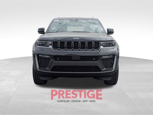 New 2026 Jeep Grand Cherokee Limited w/ Luxury Tech Group II AWD/4WD image 2