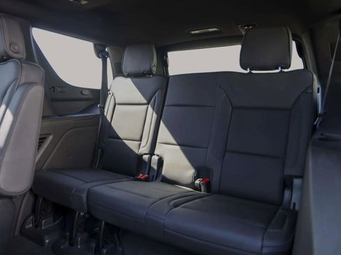 Used 2021 GMC Yukon Denali w/ Denali Premium Package image 30