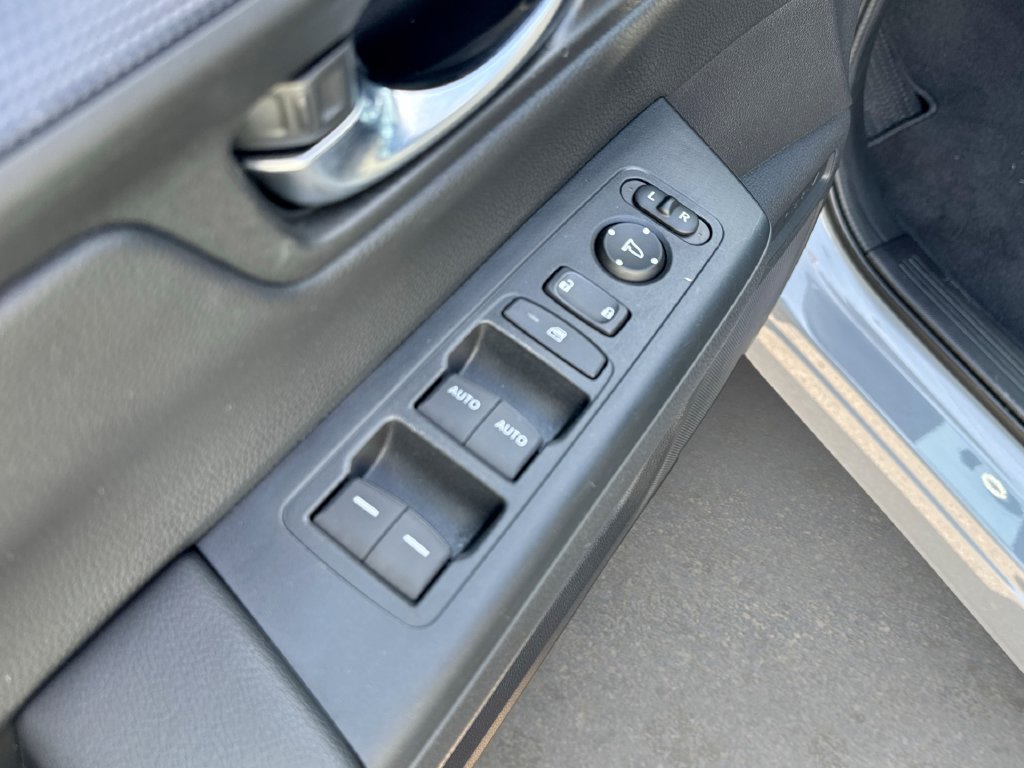 Used 2026 Honda CR-V Sport image 11