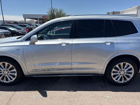 Used 2020 Cadillac XT6 Premium Luxury FWD image 17