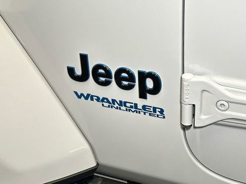 Used 2021 Jeep Wrangler Unlimited Sahara image 19