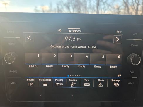 New 2026 Volkswagen Jetta SE FWD image 19