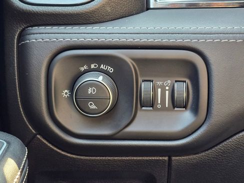 Used 2022 RAM 1500 Limited w/ Body-Colour Bumper Group image 37