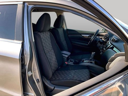 Used 2019 Nissan Rogue Sport SV w/ All-Weather Package FWD image 7