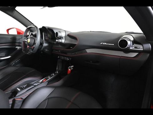 Certified 2022 Ferrari F8 Tributo RWD image 17
