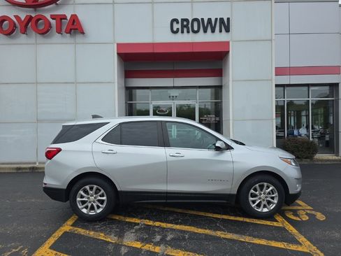 Used 2021 Chevrolet Equinox LT FWD image 2