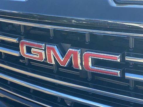 Used 2023 GMC Sierra 3500 AT4 w/ AT4 Premium Plus Package image 27