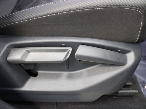 Used 2024 Volkswagen Atlas Cross Sport SE image 29