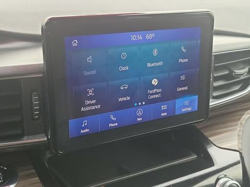 Used 2021 Ford Explorer Limited w/ Equipment Group 301A AWD/4WD image 17