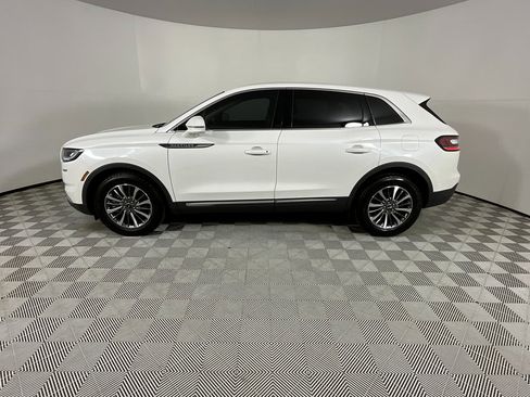 Used 2023 Lincoln Nautilus Standard image 2