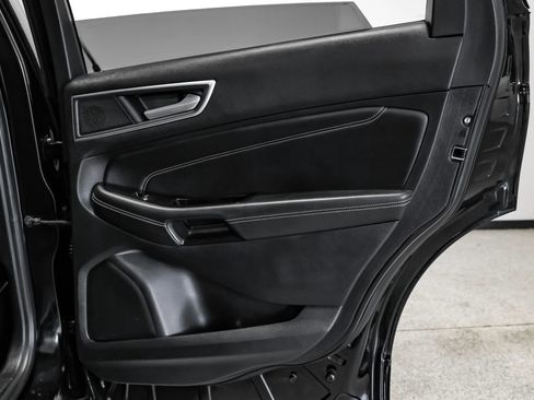 Used 2019 Ford Edge Titanium image 52