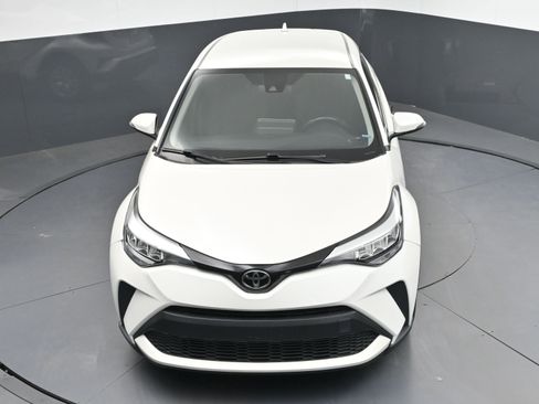 Used 2020 Toyota C-HR LE FWD image 31