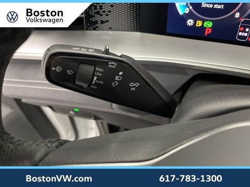 New 2026 Volkswagen Tiguan SE R-Line image 19