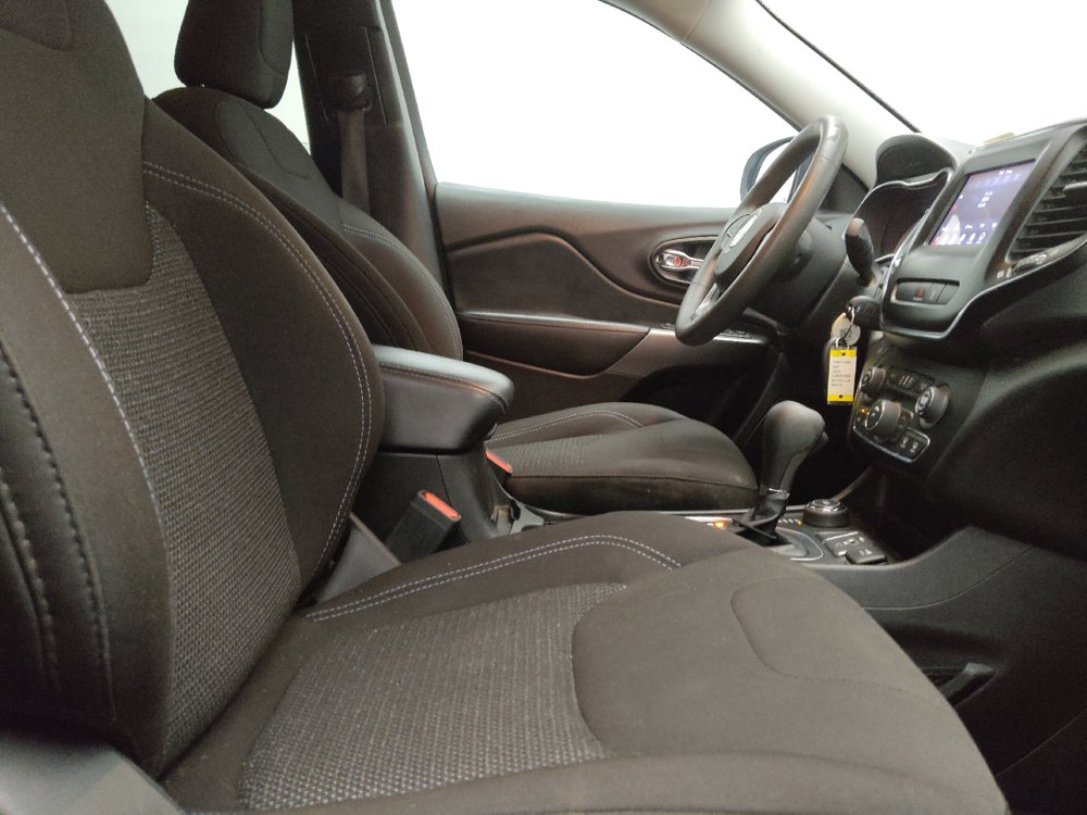 Used 2021 Jeep Cherokee Latitude AWD/4WD image 21