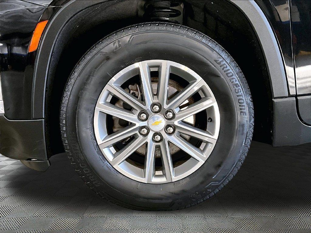 Used 2023 Chevrolet Traverse LT AWD/4WD image 7