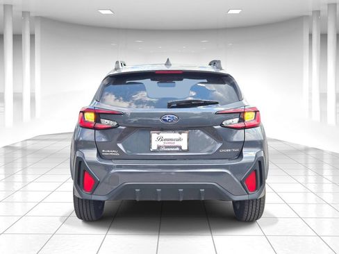 Used 2024 Subaru Crosstrek 2.0i Premium AWD/4WD image 4