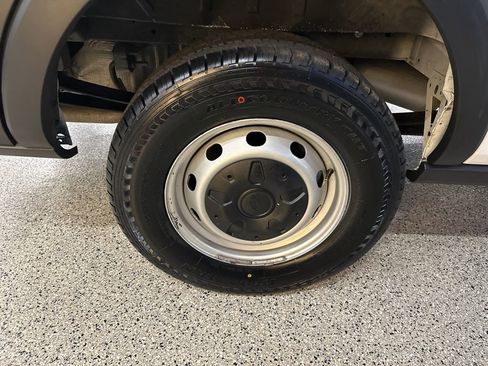 Used 2020 Ford Transit 250 Medium Roof image 22