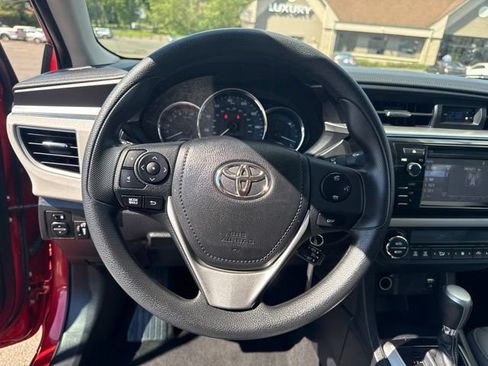 Used 2016 Toyota Corolla LE FWD image 18