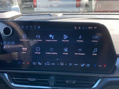 New 2025 Chevrolet Equinox EV RS w/ Convenience Package II FWD image 11