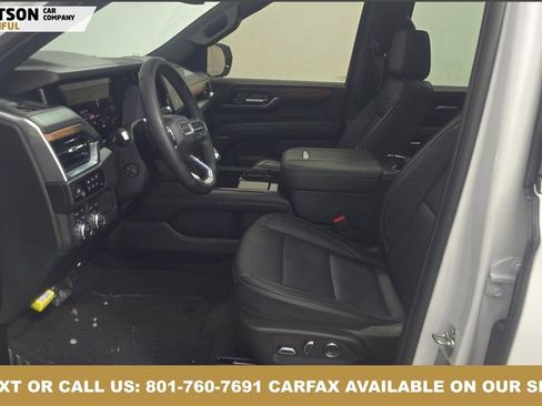 Used 2025 GMC Yukon XL Denali image 4