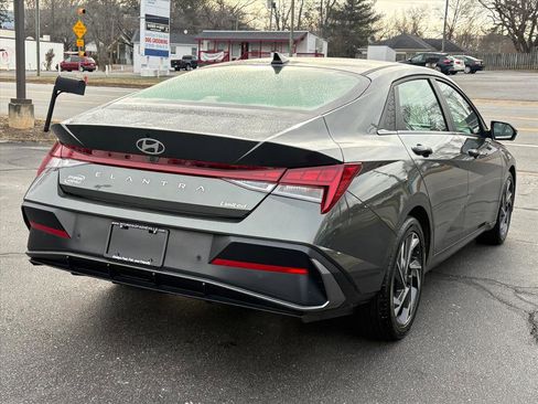 Certified 2024 Hyundai Elantra Limited image 5