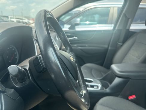 Used 2018 Chevrolet Equinox LT AWD/4WD image 32