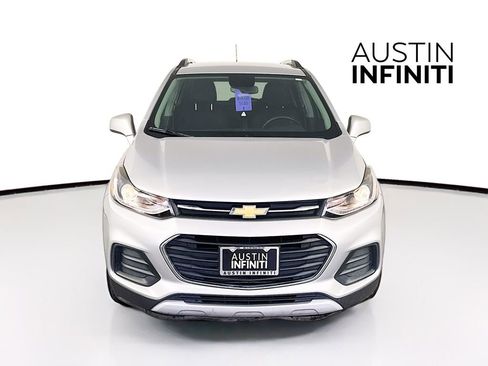Used 2020 Chevrolet Trax LT w/ LT Convenience Package image 2
