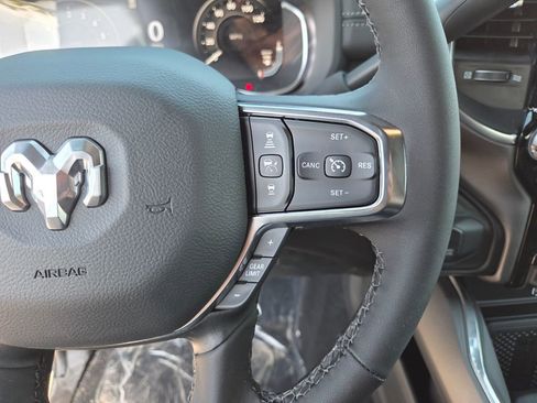 New 2026 RAM 2500 Laramie AWD/4WD image 18