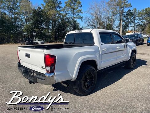 Used 2020 Toyota Tacoma SR5 image 19