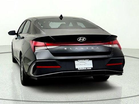 Used 2024 Hyundai Elantra SEL FWD image 6