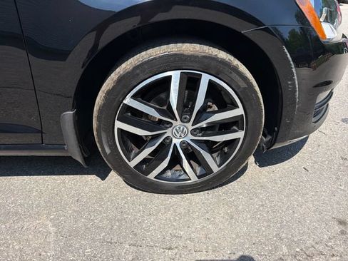 Used 2016 Volkswagen Golf SE FWD image 30