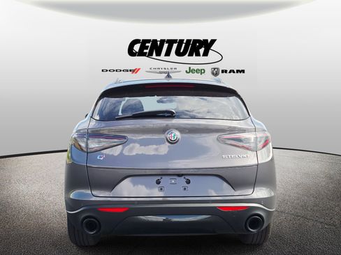 Used 2024 Alfa Romeo Stelvio Sprint image 5
