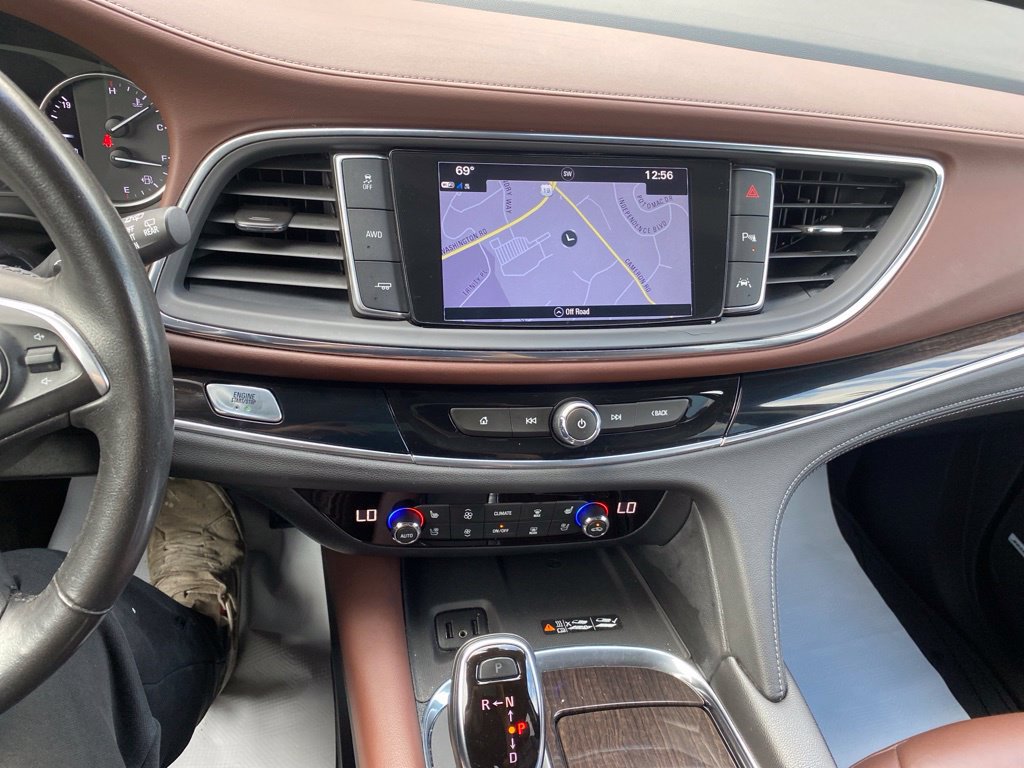 Used 2018 Buick Enclave Avenir w/ Avenir Technology Package AWD/4WD image 19